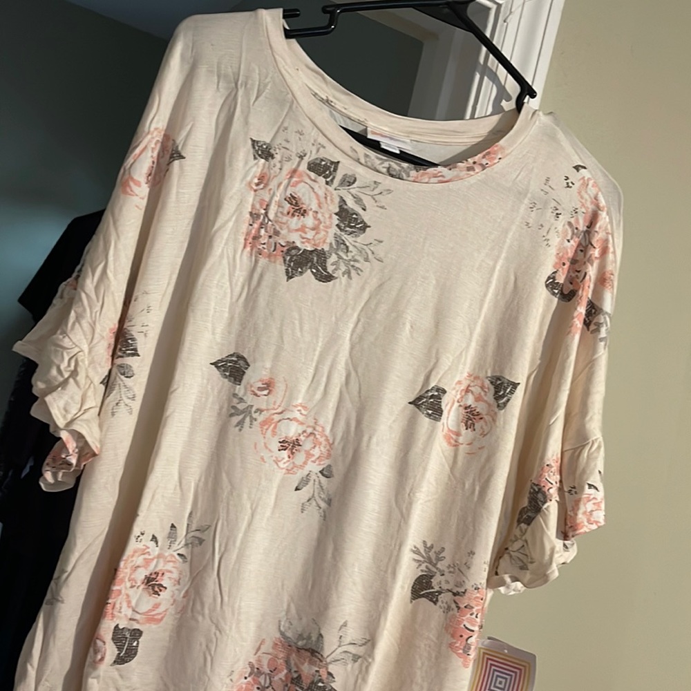 Brand New LulaRoe Dahl Top